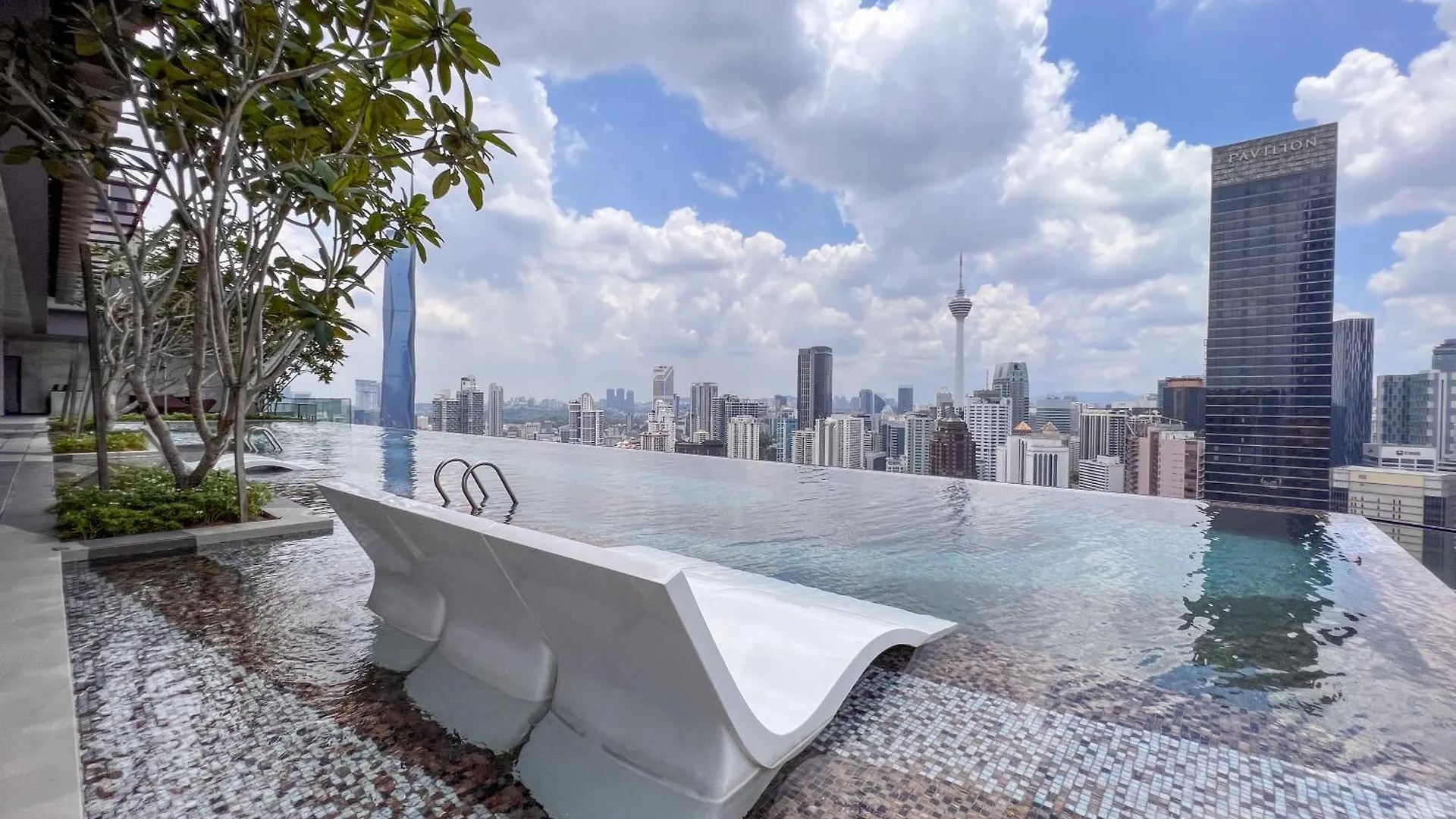 Infinity Pool Kl View Axon Residence Bukit Bintang Iconique Kuala Lumpur Apartament