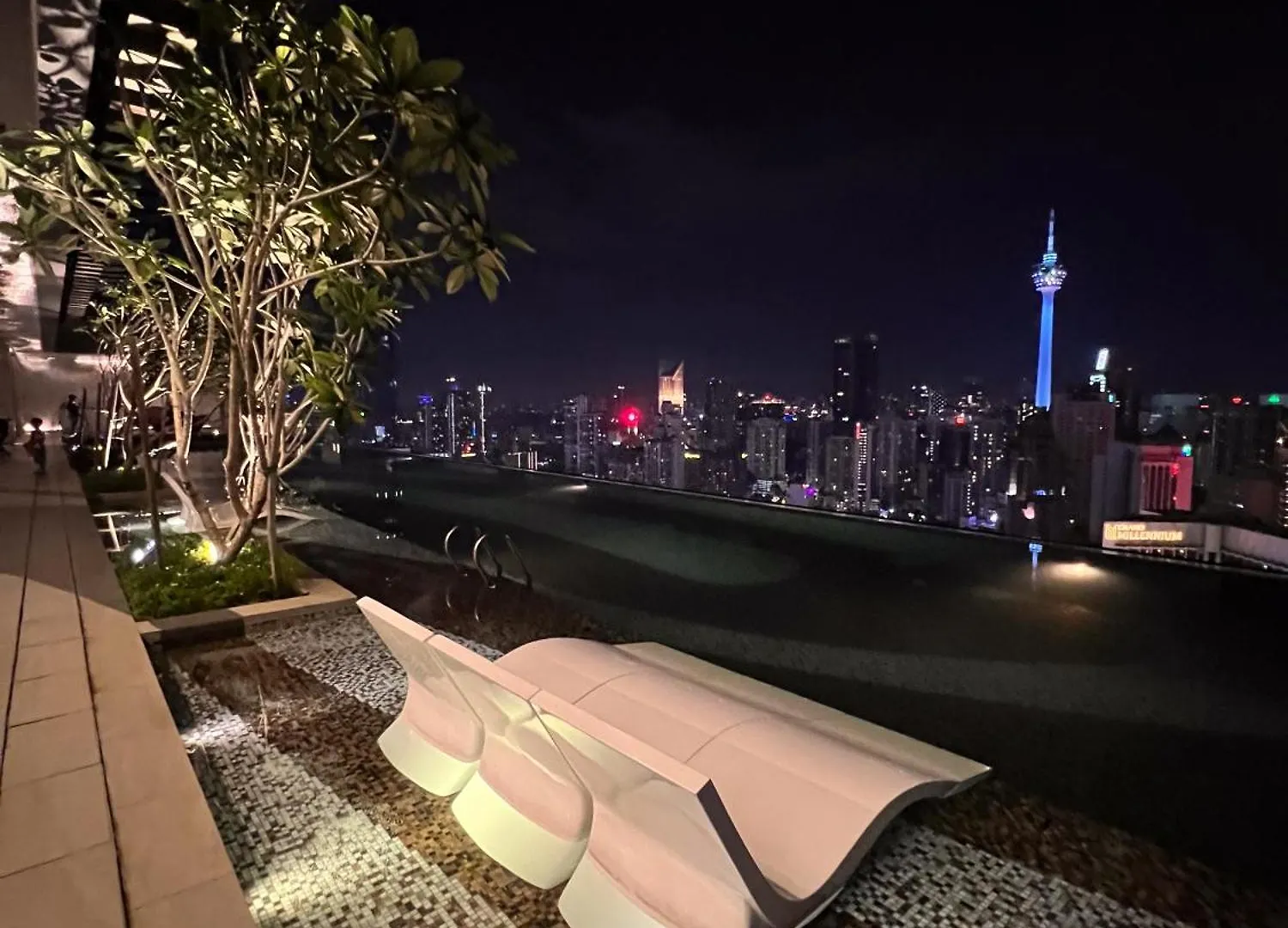 Infinity Pool Kl View Axon Residence Bukit Bintang Iconique ile iletişim